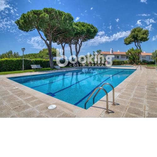 Petunias Apartament per 6 persones amb piscina comunitària a Politur, a 10 minuts de Cala Rovira