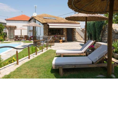 Philippos Summer Getaway with Pool