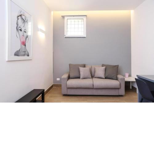 Piazza Bellini Stylish Suite by Wonderful Italy