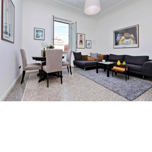 Piazza Capponi Apartment