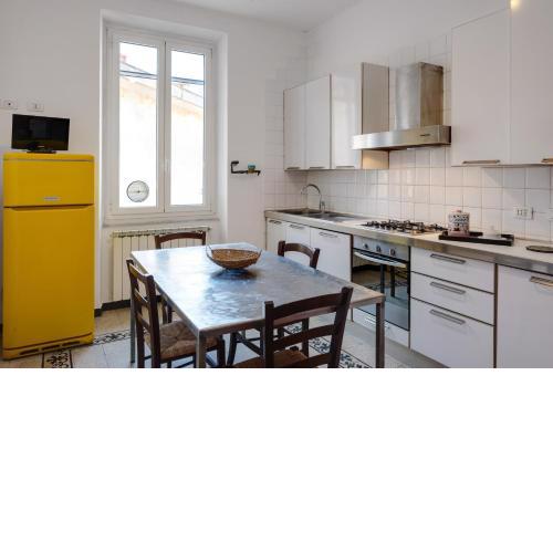 Piazza Concordia Apartment with Balcony