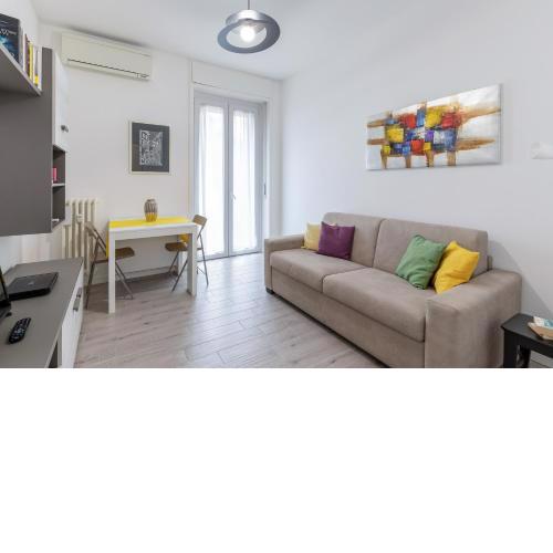 Piazza De Angeli M1 Comfortable Flat with Balcony