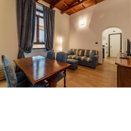 Piazza di Spagna Elegant Apartment