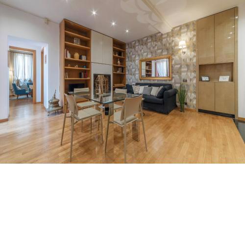Piazza di Spagna Elegant Flat