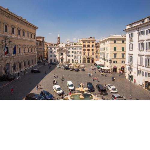 Piazza Farnese exclusive view 2 bedroom en suite