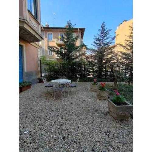 [Piazza Medici] Appartamento con giardino privato - 5 stelle