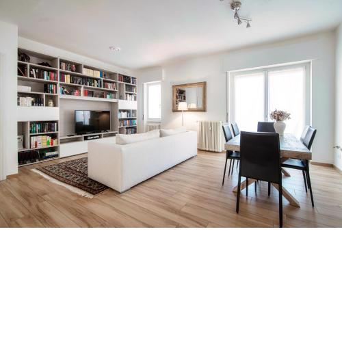 Piazza Roma Lake Como Terrace - By House Of Travelers