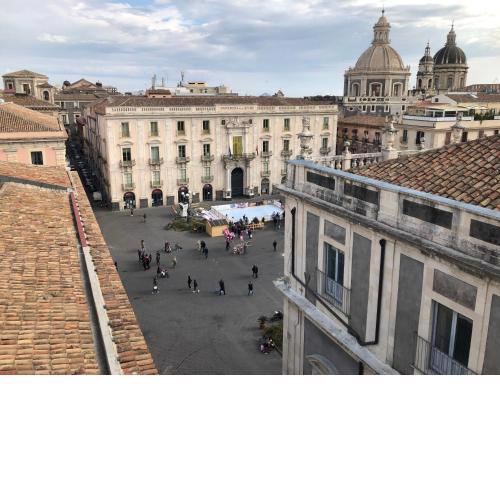 Piazza Universita Wonderful View