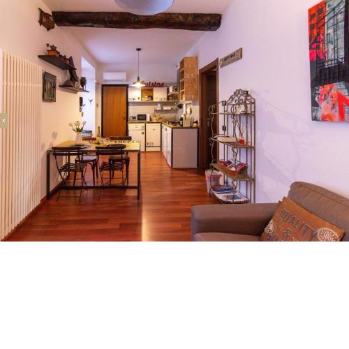 Piazza Volta Apartment