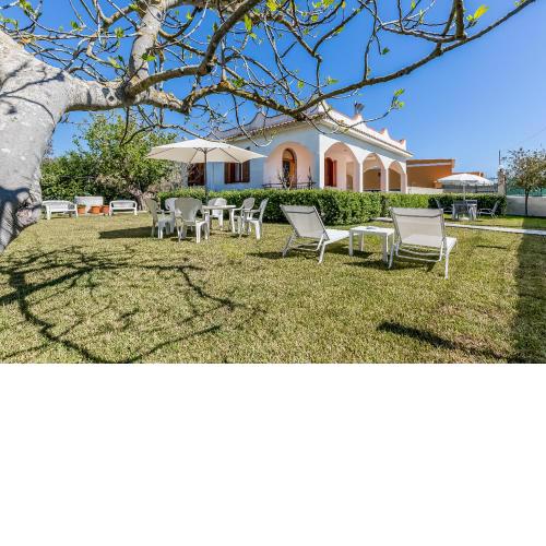 Piccio house sulla spiaggia di sabbia, parcheggio e wifi