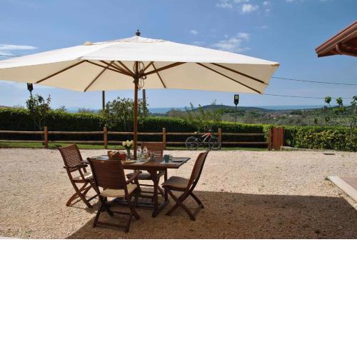 PICCOLO PARADISO vista mare in collina
