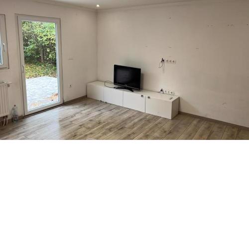 Pieceful 2 Bedroom+Living room House On Forintos str 1.4