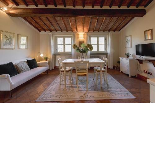 Pietro Farmhouse Apartment in Wine Resort in Lucca