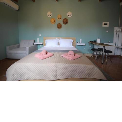 Pikinas Studios near ATH airport