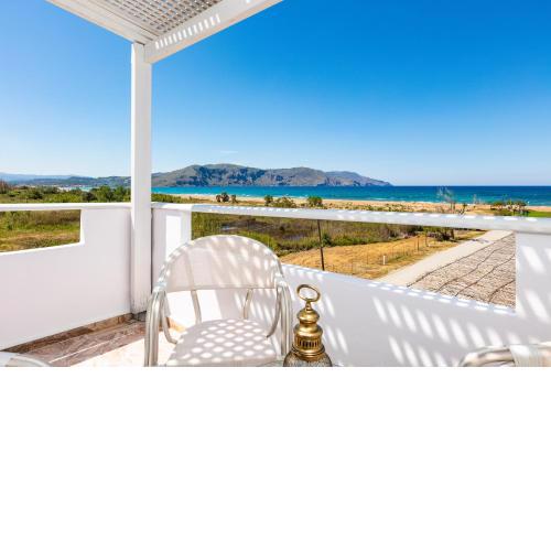 Pinelopi Beach Suites