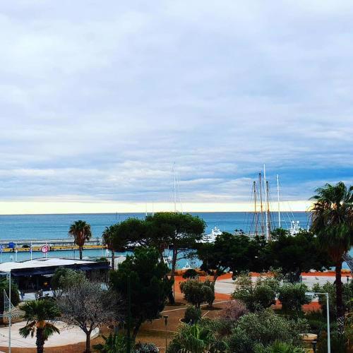 Piraeus Seaview Appartment