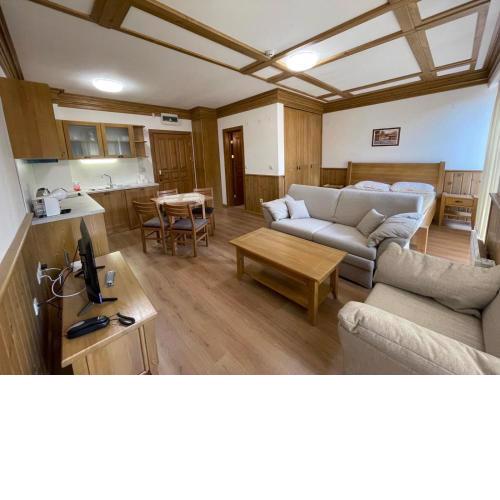 Pirin Golf SPA Studio Compass Property