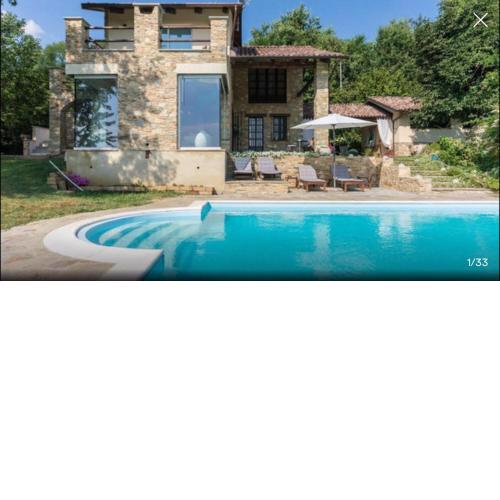 Piscina e relax nelle Langhe Villa Gaia