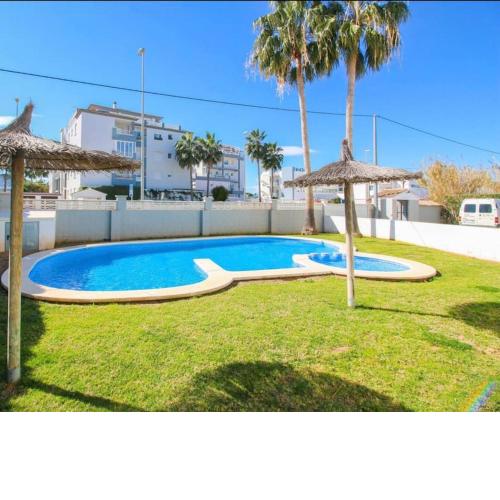 Piscina, terrazas y zona relax