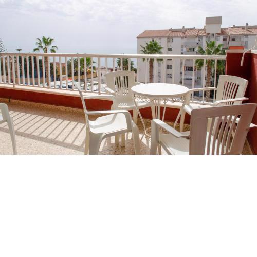 Piso amplio, cómodo y con terraza junto a la playa
