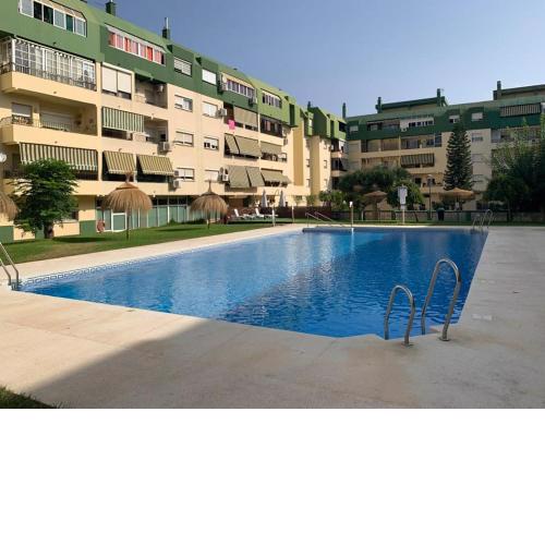 Piso con piscina comunitaria, cerca de la playa