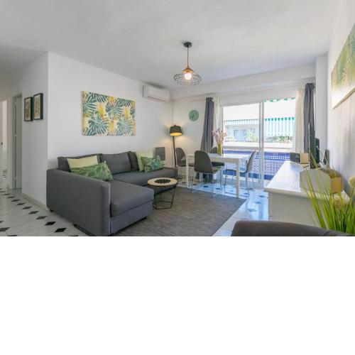 Piso de 2 Dormitorios Playa Bajadilla Marbella Centro