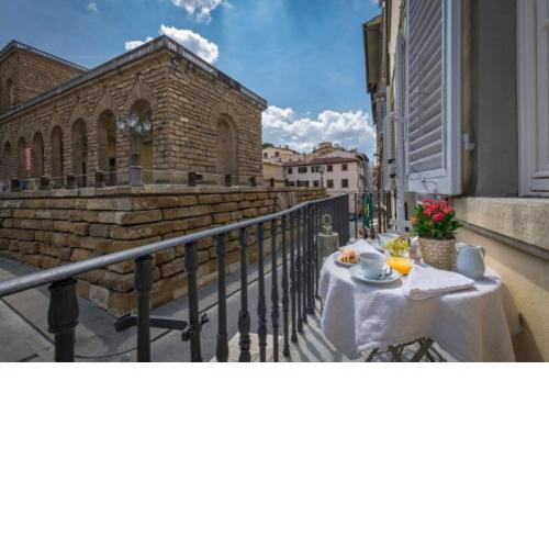 Pitti Terrace Luxury Apartment
