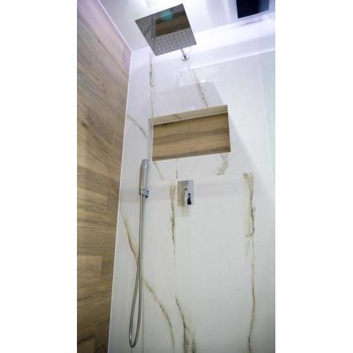 P&K DESIGN LTD FLATS