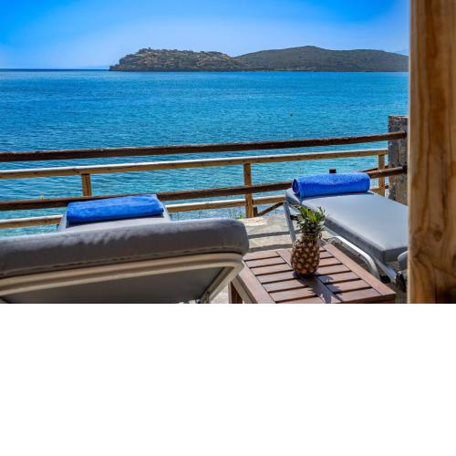 Plaka Beach Cottages
