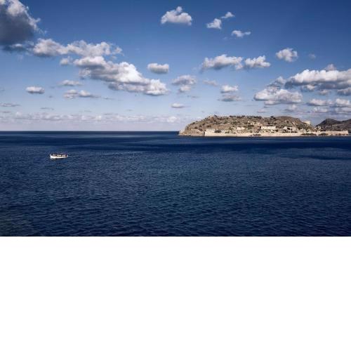 Plaka Sea Front Residence