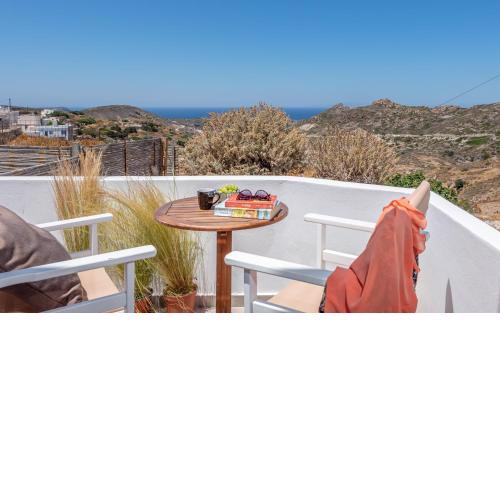 Plakes Sea View Suites