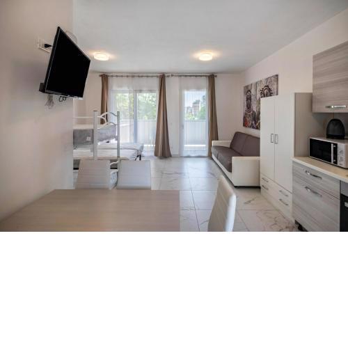 Planet Suite 203