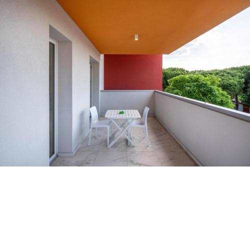 Planet Suite 304