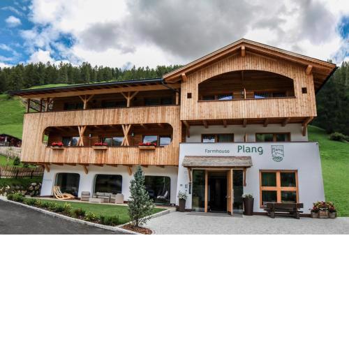 Plang Farmhouse