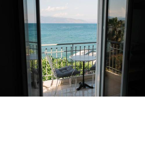 Plaz Hotel