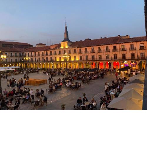 Plaza Mayor Leon - Bohemia