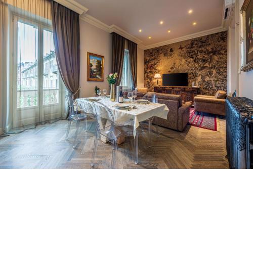 Plaza View Luxury Apartment, Alba