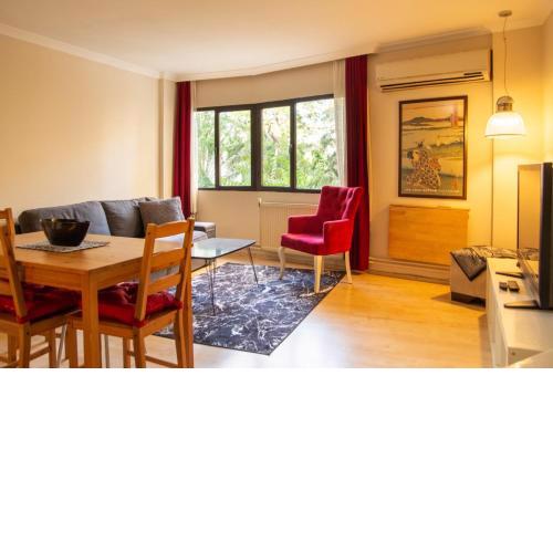 Pleasant and Central Flat with Balcony in Alsancak