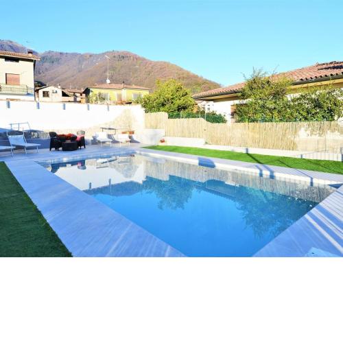 Pleasant Apartment in Miane with Shared Swimming Pool