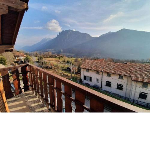 Pleasant apartment in Vendrogno with balcony