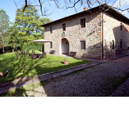 Pleasant Apartment with Swimming Pool Garden BBQ Parking