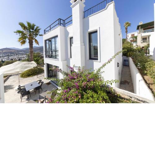 Pleasant Flat with Garden in the Heart of Bodrum