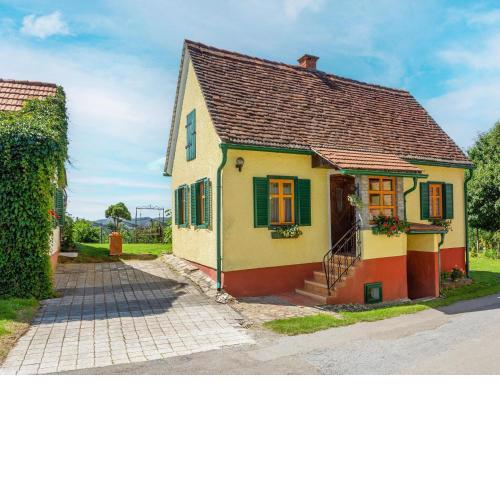 Pleasant Holiday Home in Gersdorf an der Freistritz with Garden
