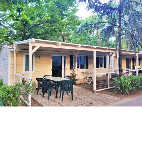 Pleasant mobile home in Castiglione del Lago with pool