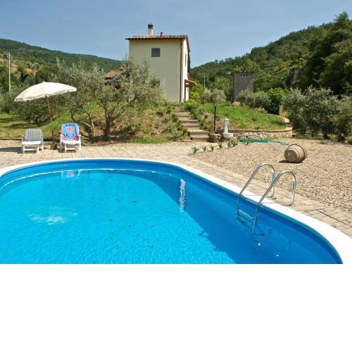 Pleasant villa in Cortona with private swimming pool