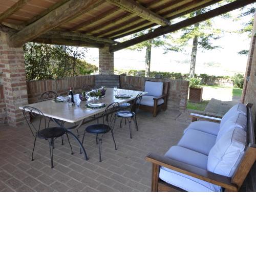 Pleasant Villa in Valiano with Terrace Garden Sun loungers
