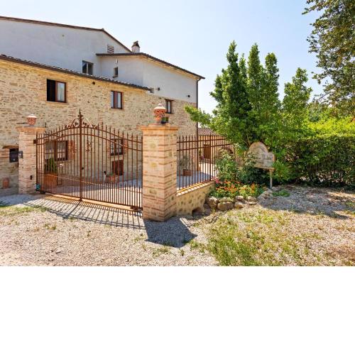 Pleasing Holiday Home in Citt di Castello with Terrace