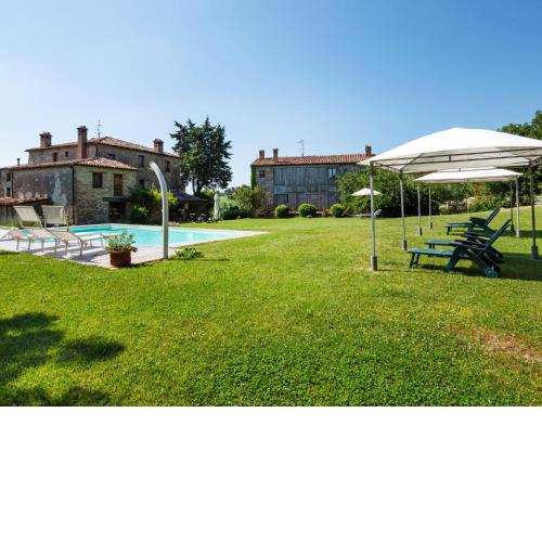 Pleasing Holiday Home in Frontino with Swimming Pool