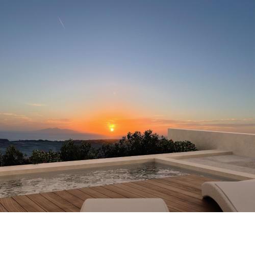 Pnoe Luxury Suites