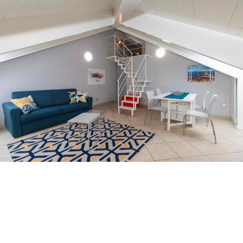 Politecnico & Crocetta Elegant Flat